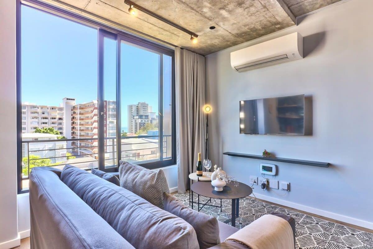 Secure, Fast Wifi, Communal Pool- Lone Ranger Lux! Apartment